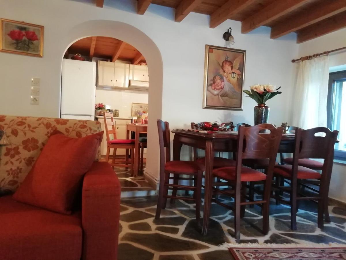 Cosy House, μια ανάσα πριν τη λίμνη Kalívia